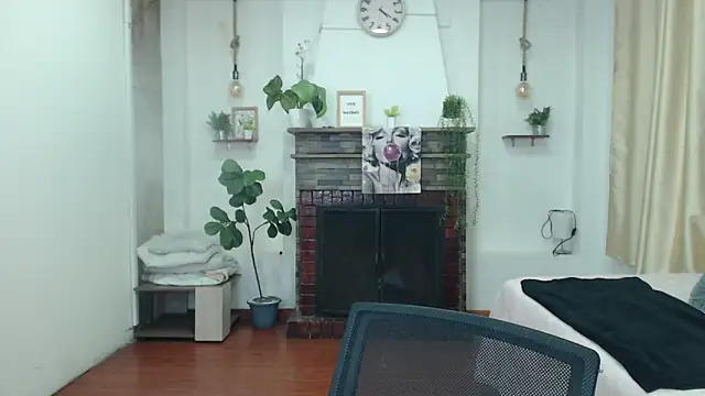 Emma hassani online show from 18, 4, 2026