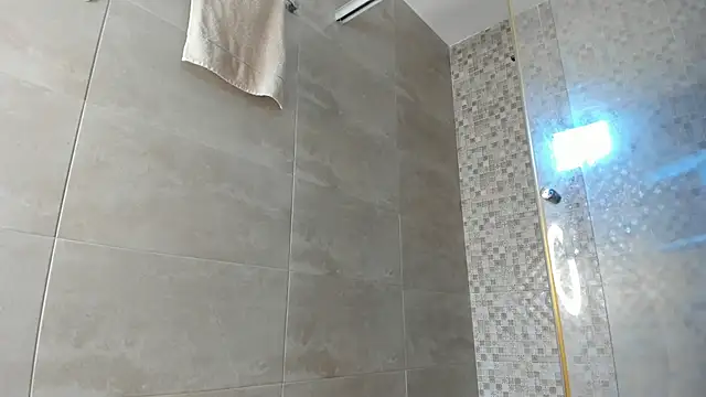 emily gaviria1 online show from 15, 4, 2026