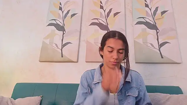 emily gaviria1 online show from 27, 7, 2026