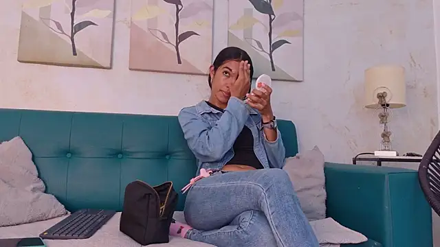 emily gaviria1 online show from 30, 7, 2026