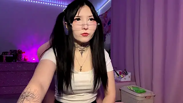 Snapshot of AlexaTripi chatting on 5, 3, 2026 AlexaTripi online show from 5, 3, 2026