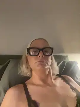 Amelie BlondeXX online show from 6, 7, 2026
