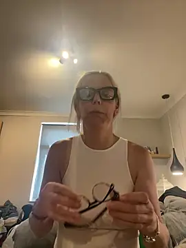 Amelie BlondeXX online show from 16, 7, 2026