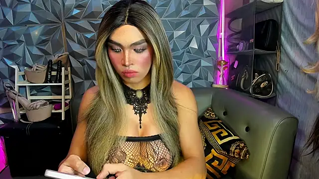 Snapshot of 10inDominant_Ayesha chatting on 1, 4, 2026 10inDominant Ayesha online show from 1, 4, 2026