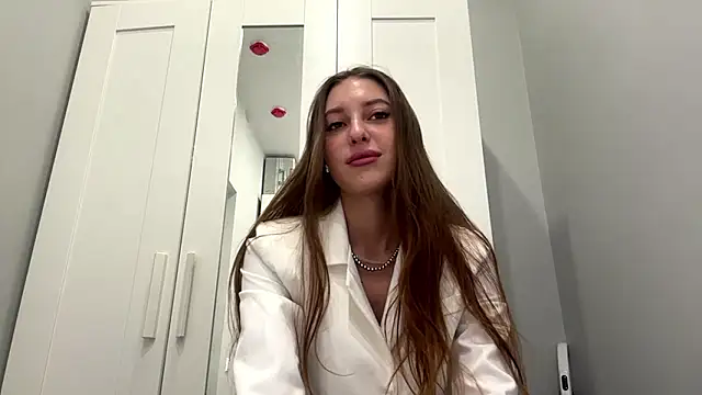 Snapshot of selena_favn chatting on 12, 3, 2026 selena favn online show from 12, 3, 2026