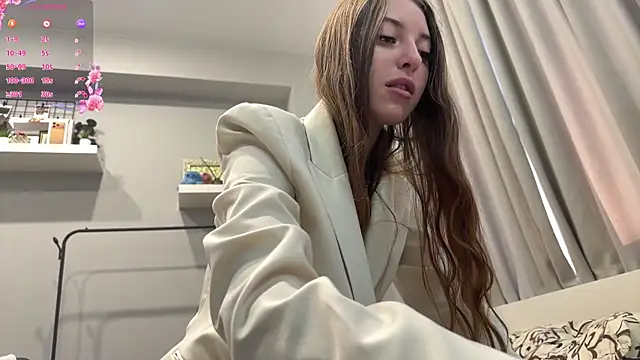 Snapshot of selena_favn chatting on 26, 6, 2026 selena favn online show from 26, 6, 2026