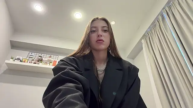 Snapshot of selena_favn chatting on 30, 6, 2026 selena favn online show from 30, 6, 2026