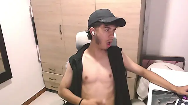 Snapshot of axeldarkk chatting on 10, 3, 2026 axeldarkk online show from 10, 3, 2026