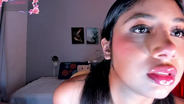 KimTaylorW online show from 26, 6, 2026