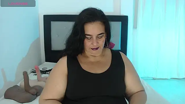 Sharlot curvy online show from 12, 3, 2026