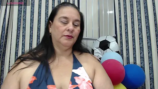 Sharlot curvy online show from 8, 7, 2026