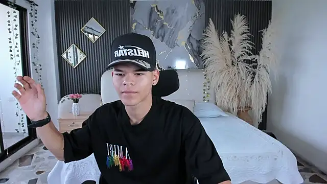 DylanRoyce  online show from 10, 3, 2026