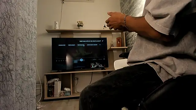 DylanRoyce  online show from 22, 4, 2026