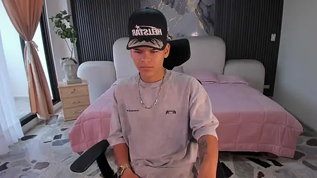 DylanRoyce  online show from 27, 4, 2026