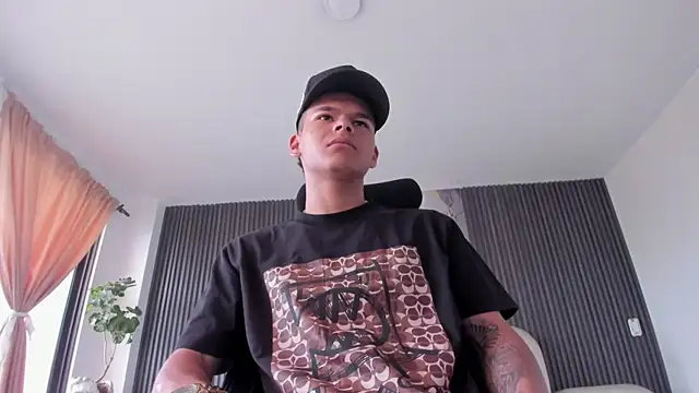 DylanRoyce  online show from 28, 4, 2026