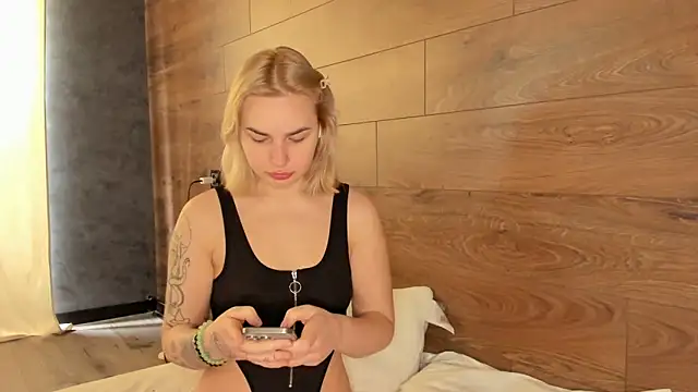 AmmyLuu online show from 28, 4, 2026