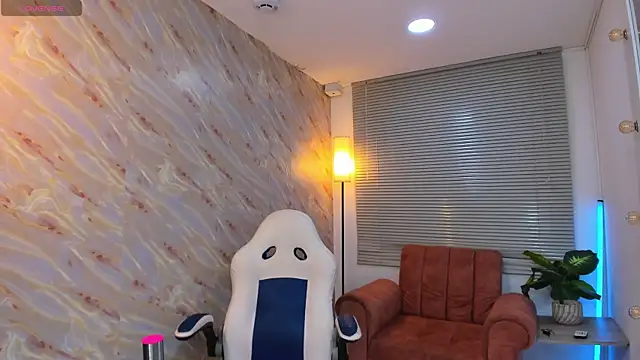 PreettyMoon online show from 3, 3, 2026