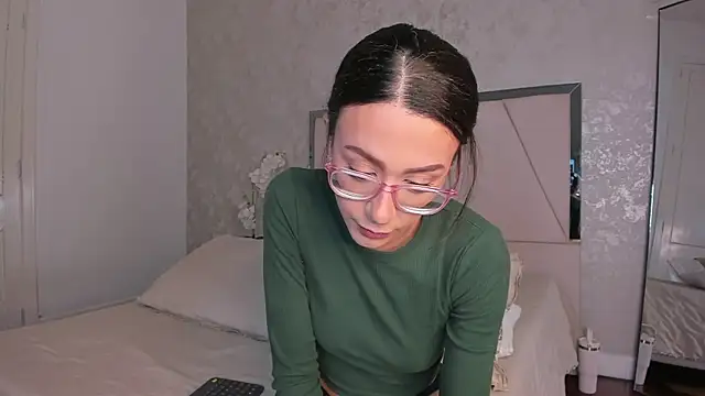 Arii wilde online show from 28, 4, 2026