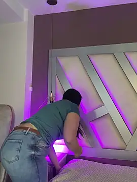 Ashleeyprincess01 online show from 20, 4, 2026