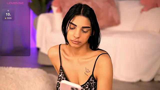 AvaCalvert online show from 18, 4, 2026