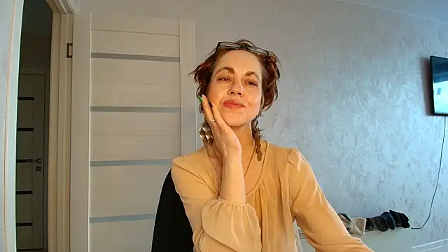 LioraWeiss online show from 28, 4, 2026