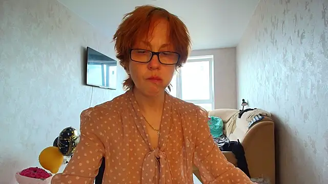 Snapshot of LioraWeiss chatting on 12, 5, 2026 LioraWeiss online show from 12, 5, 2026