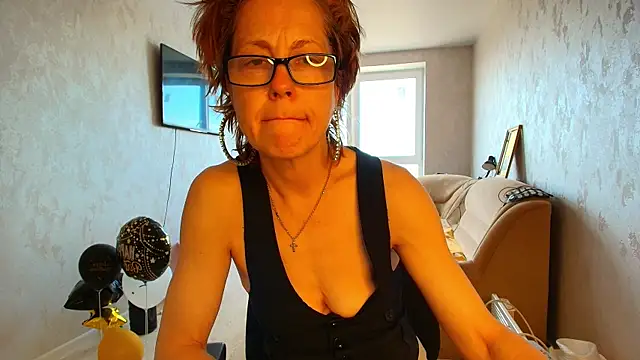 Snapshot of LioraWeiss chatting on 20, 5, 2026 LioraWeiss online show from 20, 5, 2026