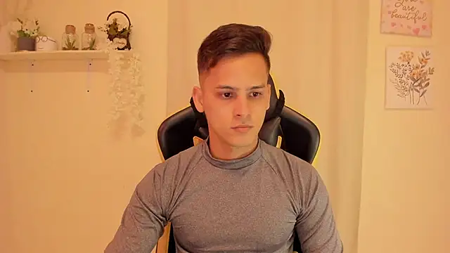 sexy andres01 online show from 16, 4, 2026