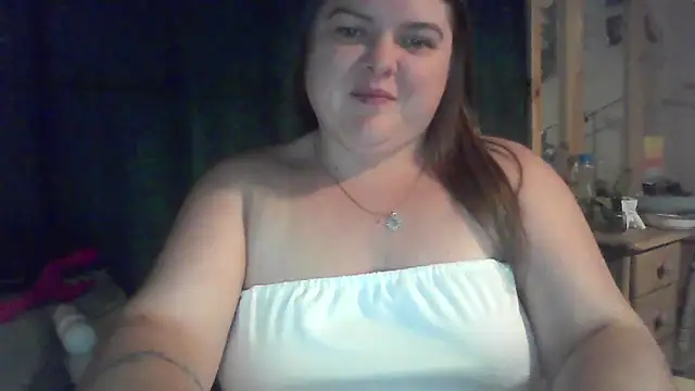 Snapshot of crystalizzze chatting on 4, 6, 2026 crystalizzze online show from 4, 6, 2026