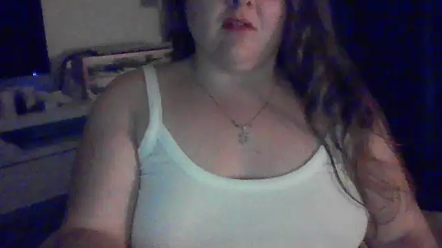 Snapshot of crystalizzze chatting on 7, 6, 2026 crystalizzze online show from 7, 6, 2026