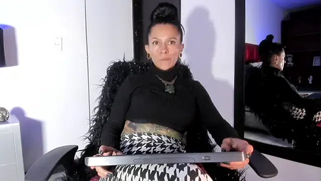 Amelie Blake online show from 3, 4, 2026