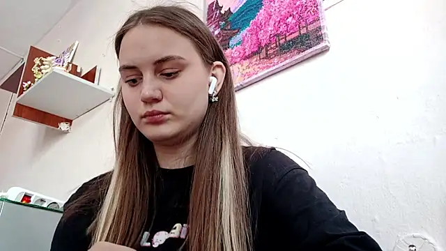 VeloraStar online show from 4, 3, 2026