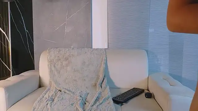 Jazmiin Evans online show from 13, 3, 2026