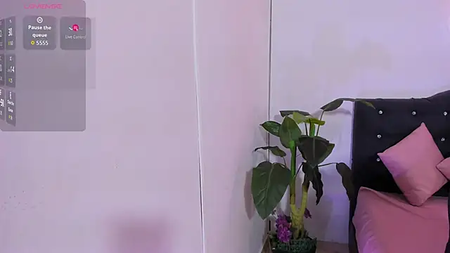 LINDSAY TAY online show from 20, 4, 2026