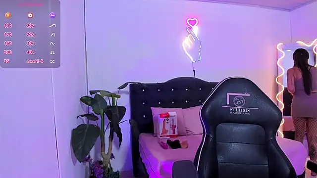 LINDSAY TAY online show from 27, 4, 2026