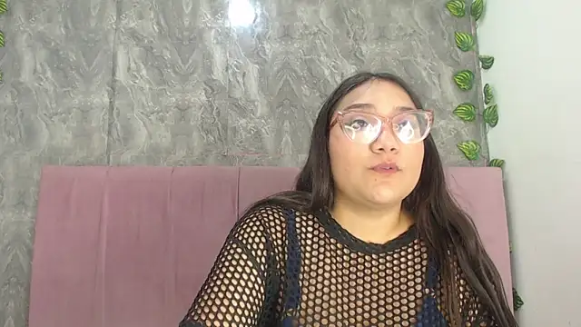 anyela donecm online show from 19, 5, 2026