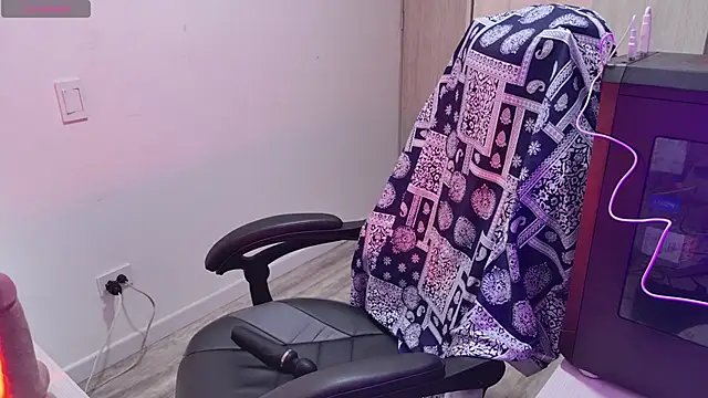 Snapshot of MalikaNoor chatting on 5, 3, 2026 MalikaNoor online show from 5, 3, 2026