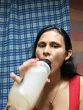 yuliitza4 online show from 19, 6, 2026