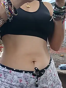 yuliitza4 online show from 17, 7, 2026