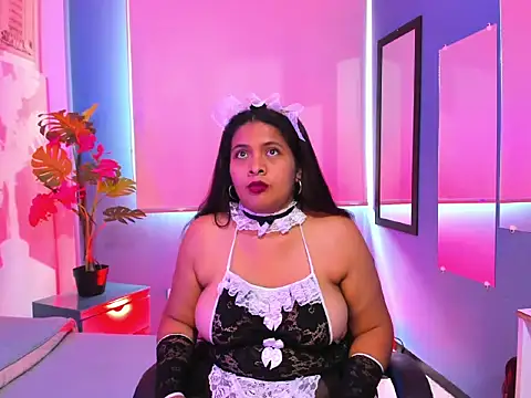 chloecorall online show from 13, 3, 2026