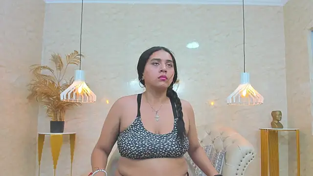 Lunaa Abril online show from 10, 3, 2026