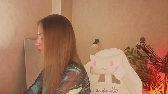 Bella McKenzie online show from 6, 3, 2026