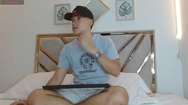 oliver   saint online show from 4, 4, 2026