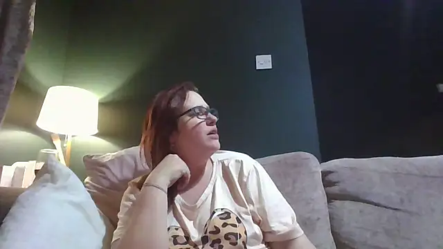 Snapshot of Curvy_Clare chatting on 9, 3, 2026 Curvy Clare online show from 9, 3, 2026