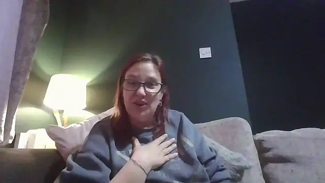 Snapshot of Curvy_Clare chatting on 11, 3, 2026 Curvy Clare online show from 11, 3, 2026