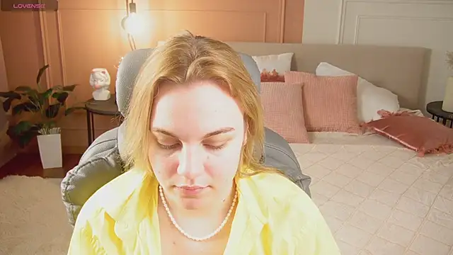 Glow Margo online show from 25, 4, 2026