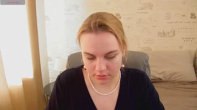 Glow Margo online show from 8, 6, 2026