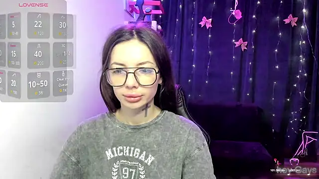 AlisMoonly online show from 9, 3, 2026