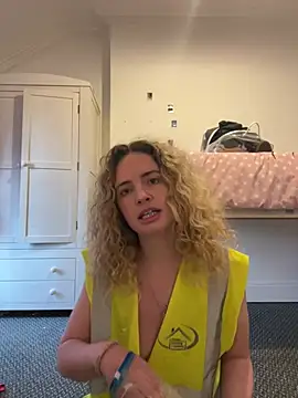 curlyirishgirl online show from 25, 2, 2026