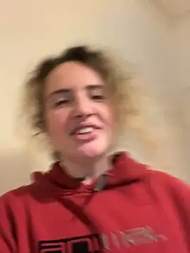 curlyirishgirl online show from 5, 3, 2026